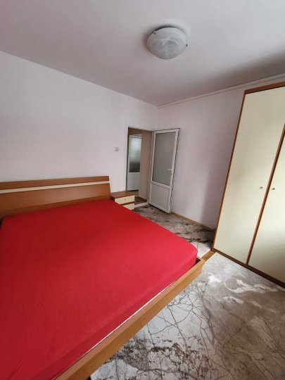 Drumul Taberei, decomandat, et.1/4, garaj (15 mp), centrala termica, liber